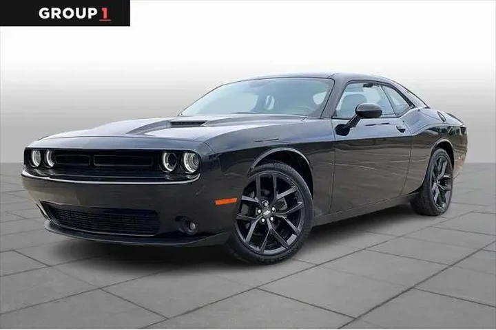 $21798 : Dodge Challenger 2021 SXT 2d image 1