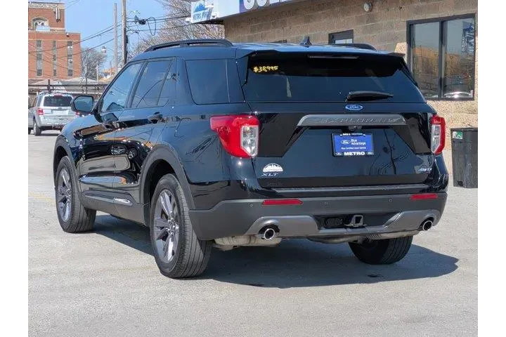 $29331 : Ford Explorer 2023 AWD XLT 4 image 6
