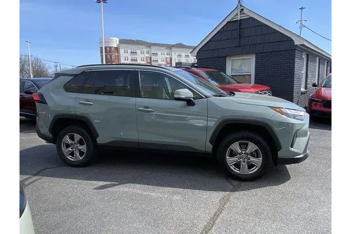 $19888 : Toyota RAV4 2023 XLE 4dr SUV image 3