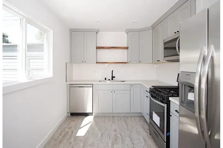 $2000 : HOUSE RENT IN LOS ANGELES CA image 6