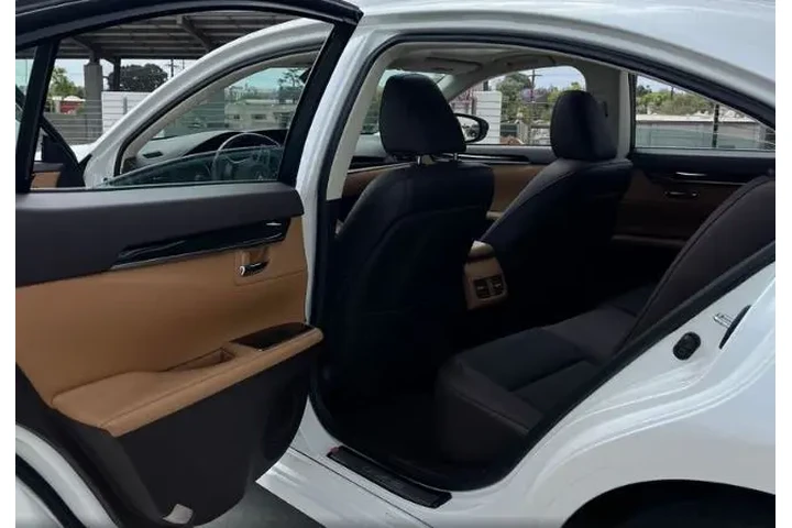 $28900 : Lexus ES 350 2018 4dr Sedan image 7