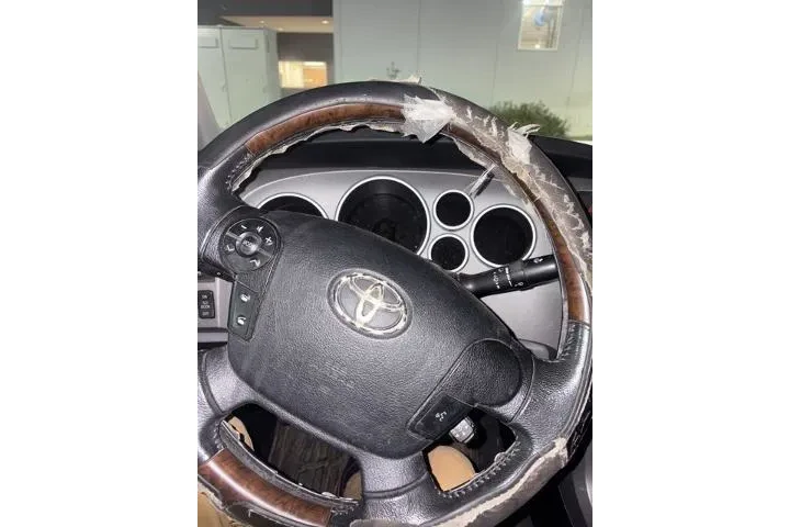 $19141 : Toyota Tundra 2012 4x4 Limit image 6