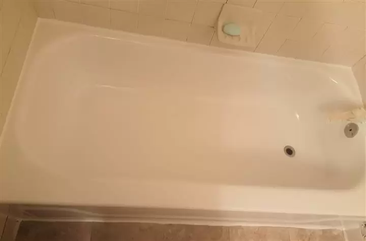 Herrera Bathtub Reglazing image 2
