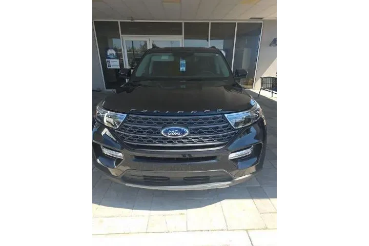 $33982 : Ford Explorer 2023 AWD XLT 4 image 8