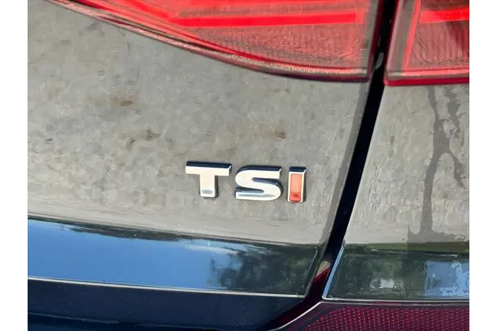 $10166 : Volkswagen Passat 2017 1.8T image 10