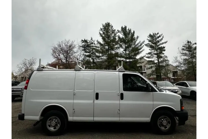 $11990 : 2017 Express 2500 image 7