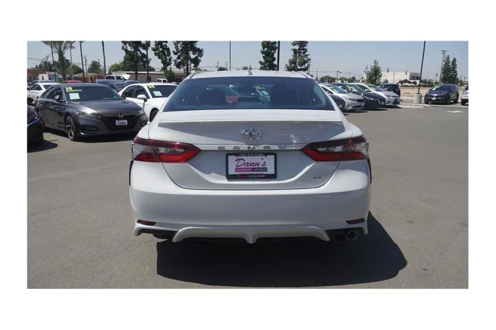 $27500 : 2024 Camry SE Sedan 4D image 7