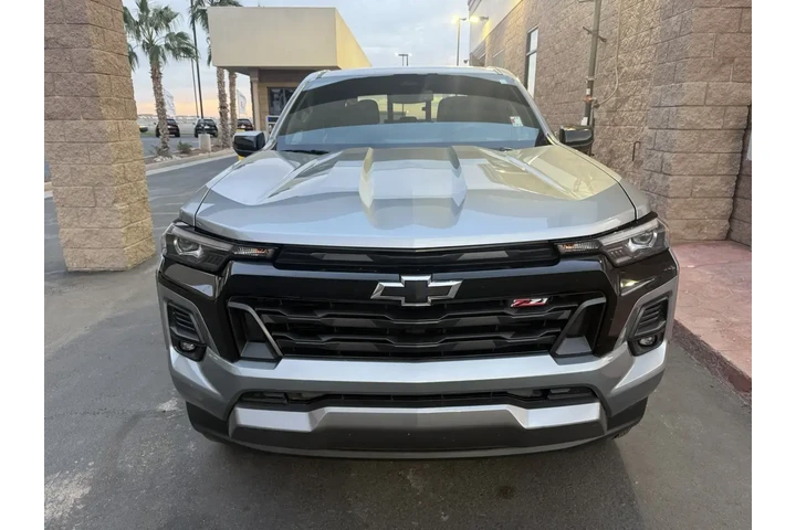 $39999 : Chevrolet Colorado 2024 4x4 image 2