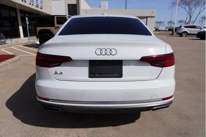 $15788 : Audi A4 2019 Titanium 40 TFS image 5