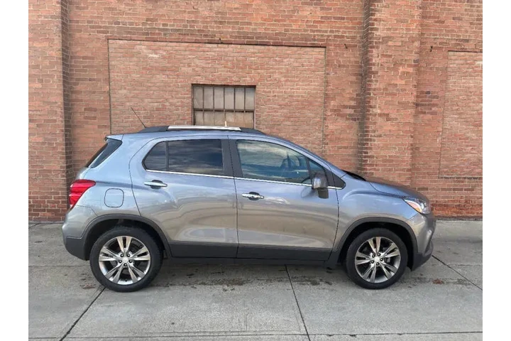 $13000 : 2020 Trax LT image 10