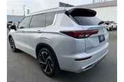 $20899 : Mitsubishi Outlander 2022 AW thumbnail