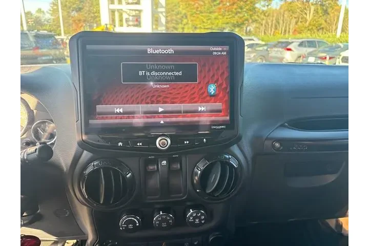 $25796 : Jeep Wrangler 2017 4x4 Rubic image 9