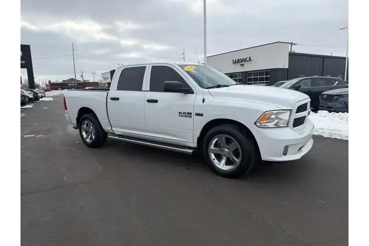 $14980 : Ram 1500 2018 4x2 Express 4d image 3