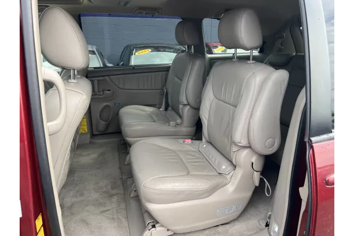 $9500 : 2010 Sienna XLE Limited image 9