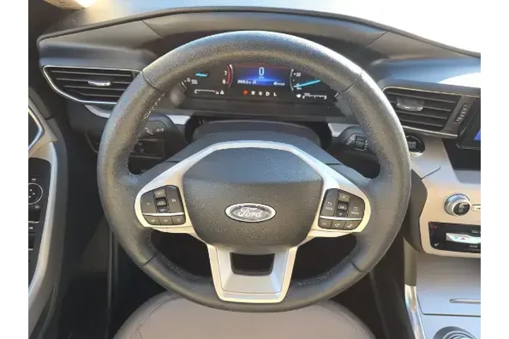 $35950 : Ford Explorer 2024 AWD XLT 4 image 10