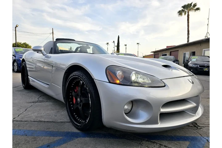 $89000 : 2004 Viper SRT-10 image 3
