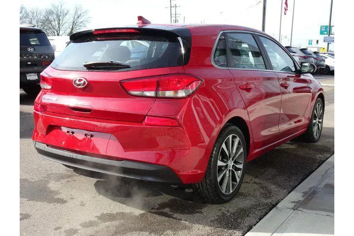 $14459 : Hyundai ELANTRA GT 2019 4dr image 5