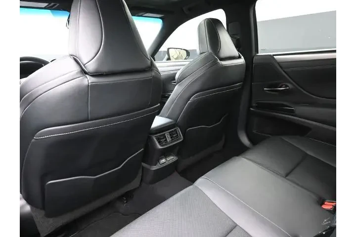 $30487 : Lexus ES 350 2022 F SPORT 4d image 2