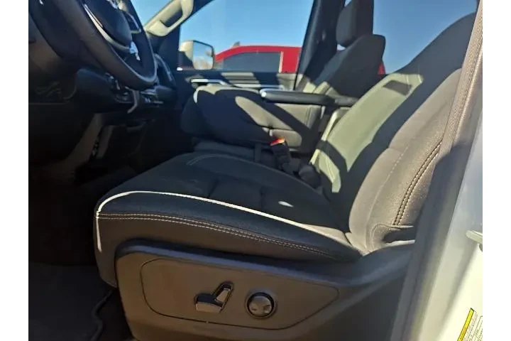 $36946 : Ram 1500 2025 4x4 Big Horn 4 image 5