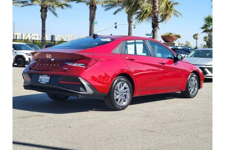 $23041 : Hyundai ELANTRA Hybrid 2025 image 9