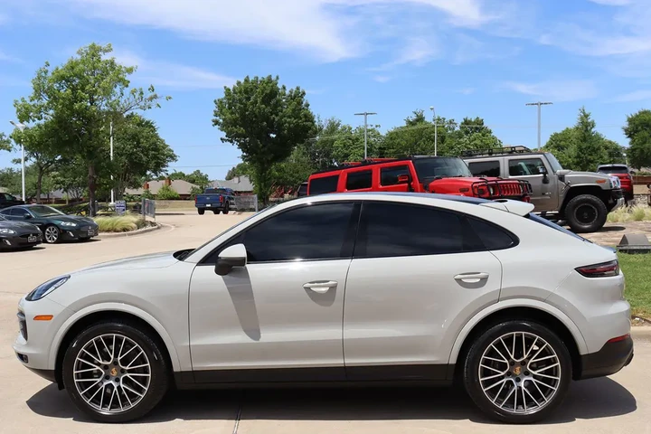 $52995 : 2022 Cayenne Platinum Edition image 7