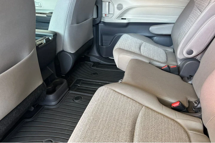 $36900 : Toyota Sienna 2021 AWD LE 8- image 8