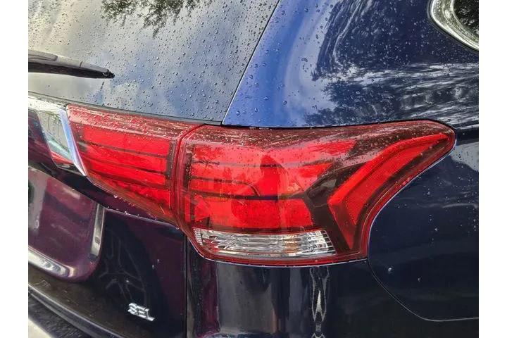 $13477 : Mitsubishi Outlander 2020 SE image 8