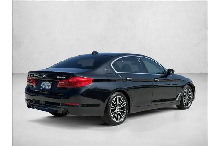 $13699 : BMW 5 Series 2018 530e iPerf image 5