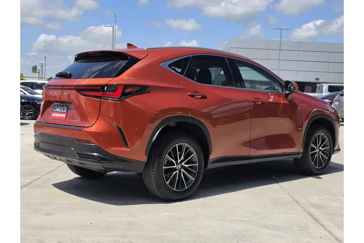 $39923 : Lexus NX 250 2024 4dr Crosso image 5