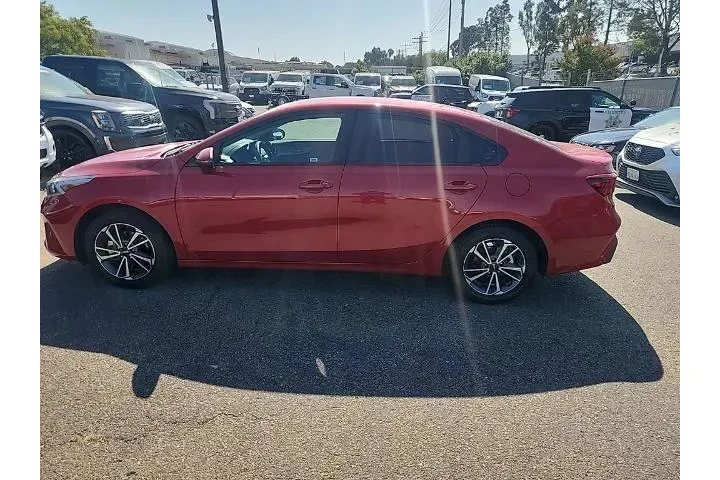 $17491 : Kia Forte 2022 FE 4dr Sedan image 10