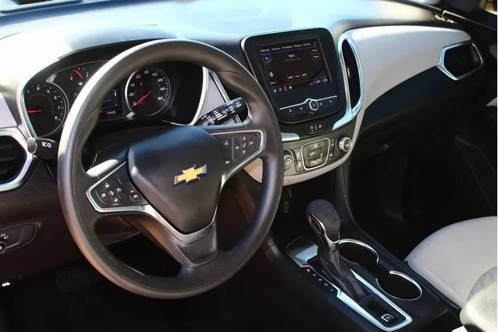 $23048 : Chevrolet Equinox 2024 LT 4d image 2