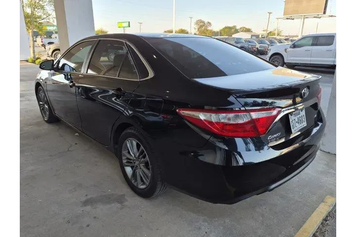 Toyota Camry 2015 SE 4dr Sed image 4