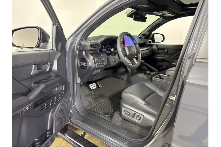 $56979 : Gold Certified2025 4Runner TR image 2