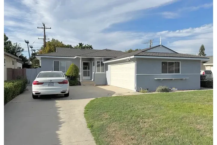 $2800 : Community College, Discover 4b image 1
