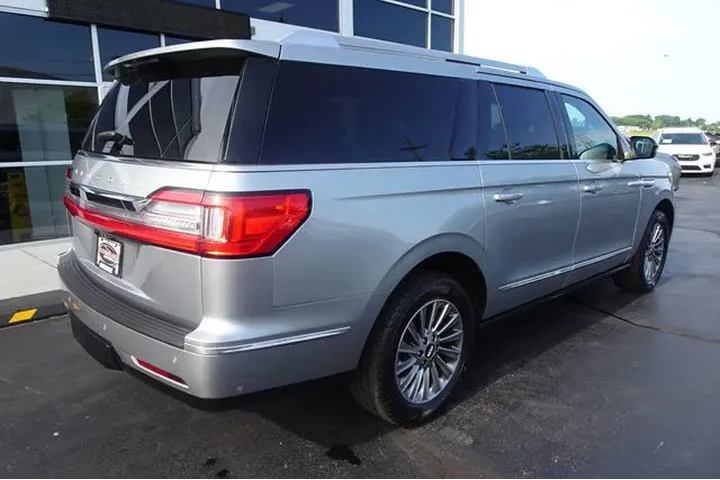 $32999 : 2020 Navigator L image 8
