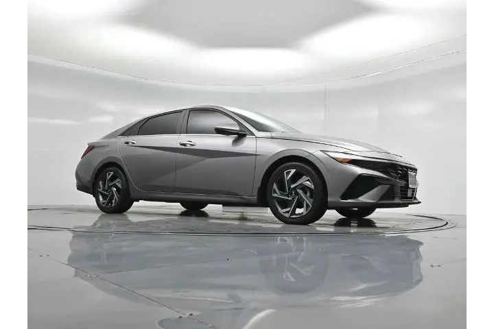 $23587 : Hyundai ELANTRA Hybrid 2024 image 4