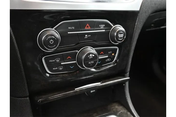 $20869 : Chrysler 300 2020 Limited 4d image 10