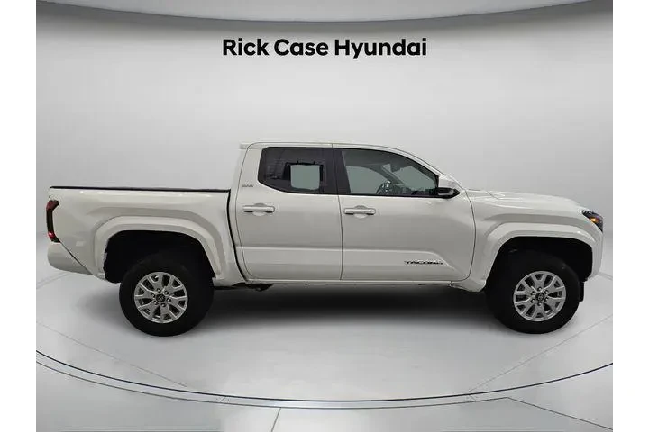 $29492 : Toyota Tacoma 2024 4x2 SR5 4 image 4