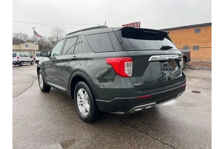 $26925 : Ford Explorer 2023 AWD XLT 4 image 6