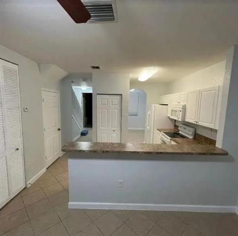 $2600 : Beautiful townhouse for rent image 4