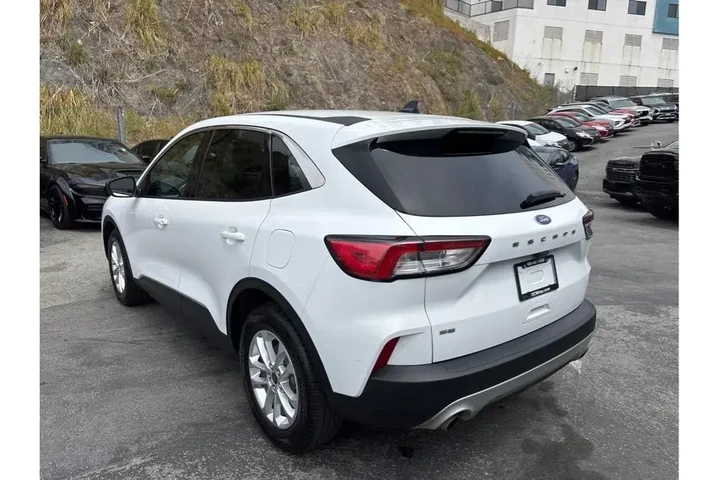 $18988 : Ford Escape 2022 SE 4dr SUV image 5