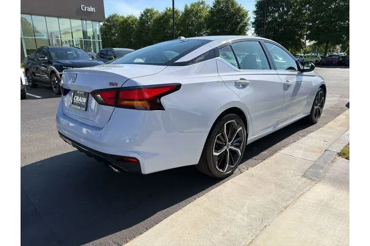 $25840 : Nissan Altima 2025 2.5 SR 4d image 7
