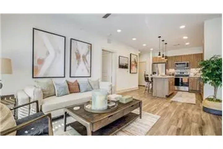 $2414 : Rental property with 3 bedro image 8