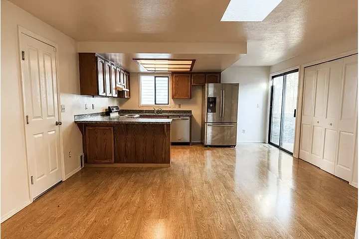 $1400 : HOME FOR RENT IN PORTLAND OR image 5