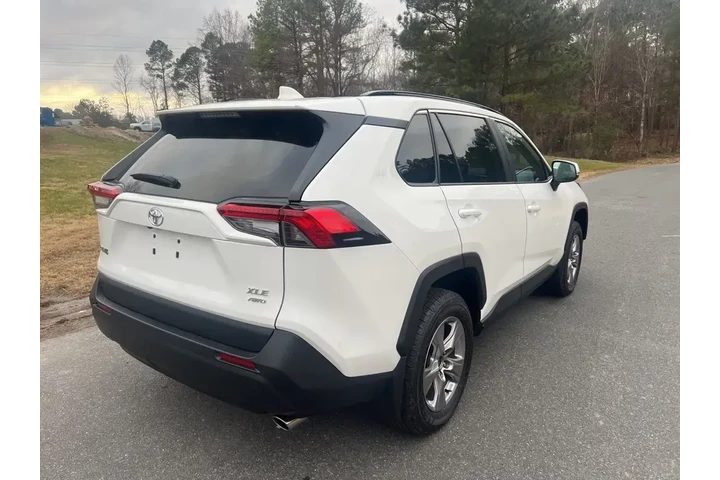 $34777 : Toyota RAV4 2025 AWD XLE 4dr image 5