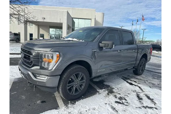 $33000 : Ford F-150 2021 4x4 XLT 4dr image 5