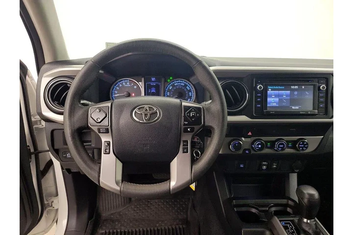 $30998 : Toyota Tacoma 2018 4x4 SR5 V image 10
