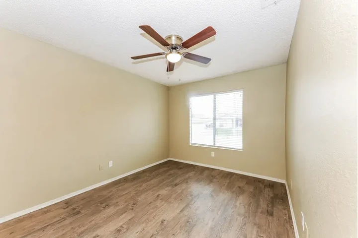 $2100 : Charming 3-Bedroom Home image 9