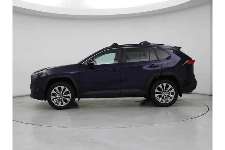 $32998 : Toyota RAV4 2023 AWD XLE Pre image 3