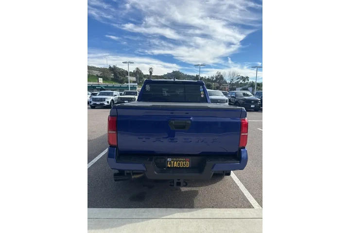 $37900 : Toyota Tacoma 2025 4x2 SR5 4 image 6